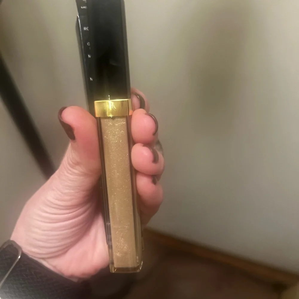 New In Box Chanel Rouge Coco Gloss - Melted Honey - Picture 5 of 5